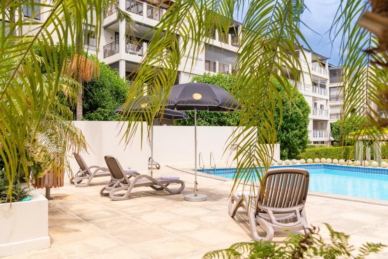 Ohtel Auckland Hotell Eksteriør bilde Pool at the hotel